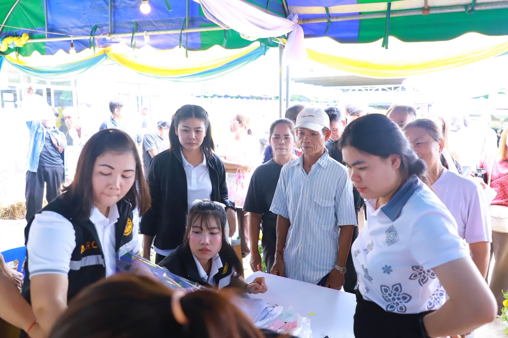 title - รมว.กษ. นำทีมลงพื้นที่ตรวจราชการ พร้อมมอบโฉนดเพื่อการเกษตร ส.ป.ก.เลย กว่า 6 พันไร่